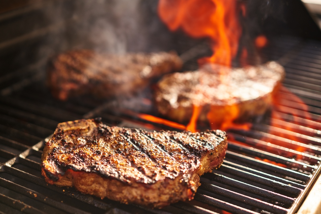 GoodRanchers's tweet photo. Long weekend ahead. Anyone up for a STEAK-cation? 🥩
#americanmeatdelivered #goodranchers https://t.co/rVHJMmLDhs