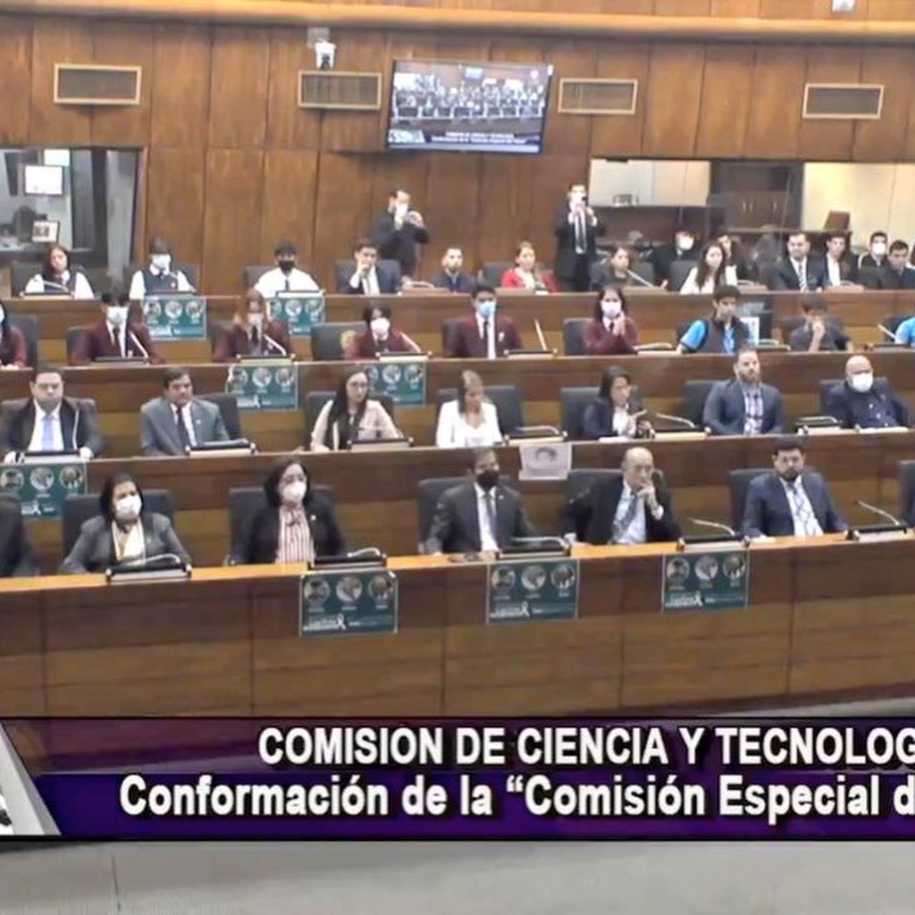 ceducpy's tweet photo. El presidente del Centro de Estudiantes, Marcos J. Lesme, y demás presidentes de los Centros de Estudiantes de la Universidad Católica, participaron el día de hoy del “Acto de Conformación de la Comisión de Futuro” de la Honorable Cámara de Diputados. https://t.co/uUkOS2gcRv