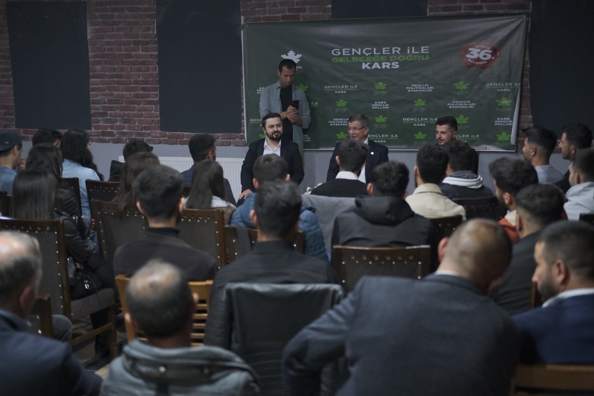 Kars'ta, Digor'da, Kağızman'da idik.

Esnafla, vatandaşla, sivil toplum temsilcileri ile dertleştik, gençlerle biraraya geldik. Vatandaşın sevgi seli gelecek ümidimizi bir kat daha artırdı.

Gelecek Bizim, Gelecek Türkiye'nin!