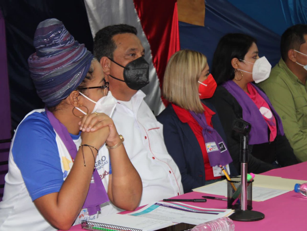MinMujerVe's tweet photo. 💪🏽Comprometida y consecuente, la gran fuerza feminista de #Trujillo se encuentra AHORA en el cierre estadal del #CongresoVenezolanoDeLasMujeres 

@NicolasMaduro
#MiClapProductivo https://t.co/KZBTj5Ngiy