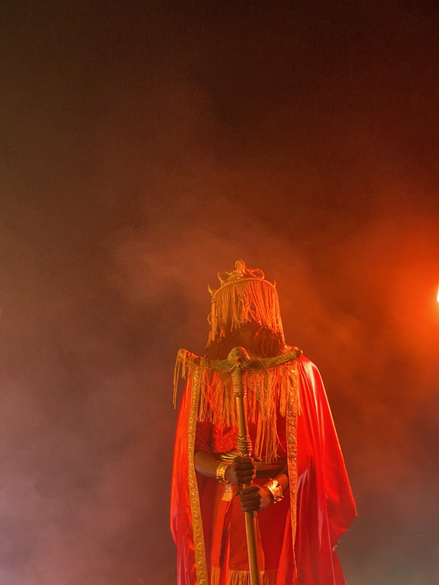 pacobriz3's tweet image. 📸: @ablackstateofmind 🇺🇸 
Accessoires: @empire_dafrique 🇸🇳
 Lumière : @one_eyes_photographe 🇸🇳 
Coiffure: @nahi_beautify 🇬🇦
🔱 youtu.be/xJCKvTwcrxE 🔱
Vidéo Deug sur Deug Disponible sur YouTube 🌟🌍🌟