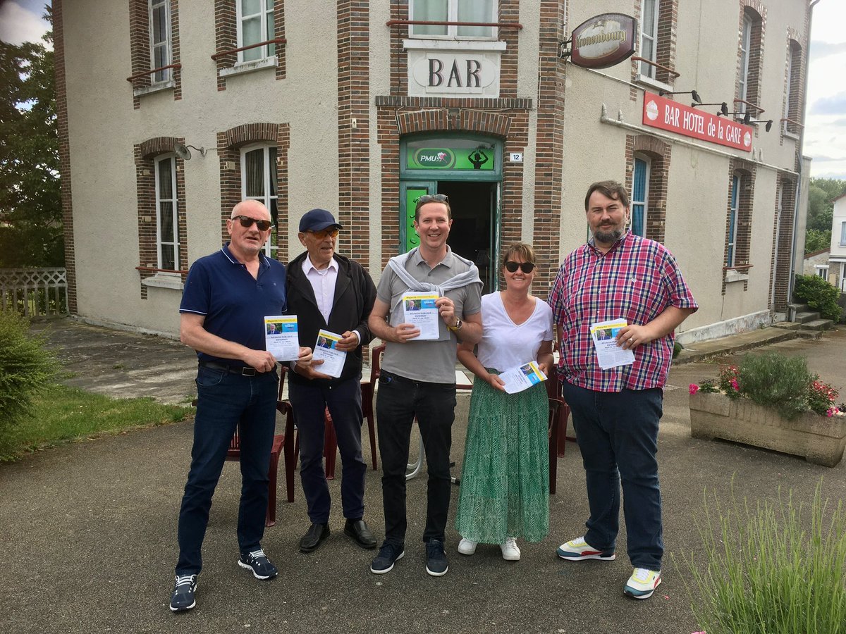 GirardinEric's tweet photo. Une journée de campagne avec la marche des élus à #Sermiers, échanges, cette après-midi, avec les habitants de #Esternay et diffusion du tract de ma réunion publique de mardi 31dans la commune et enfin retour à #Epernay pour la soirée des Gilets Roses #circo5103 #AvecVous https://t.co/hJTJysb7HU