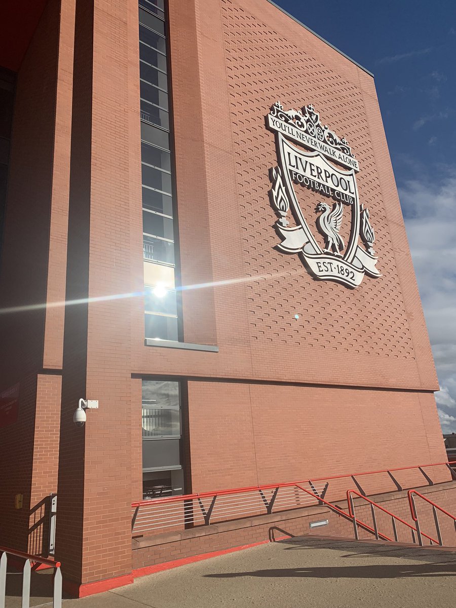 Great to be at the <a href="/stadiumexp/">Stadium Experience</a> awards representing <a href="/SalonCulinaire/">Salon Culinaire</a> and <a href="/Montgomery_1895/">Montgomery Group</a>. Thanks <a href="/DebbieRigney/">Debbie Rigney</a>, <a href="/LFCevents/">Liverpool Events</a>  and the <a href="/stadiumexp/">Stadium Experience</a> team. #SEHA2022