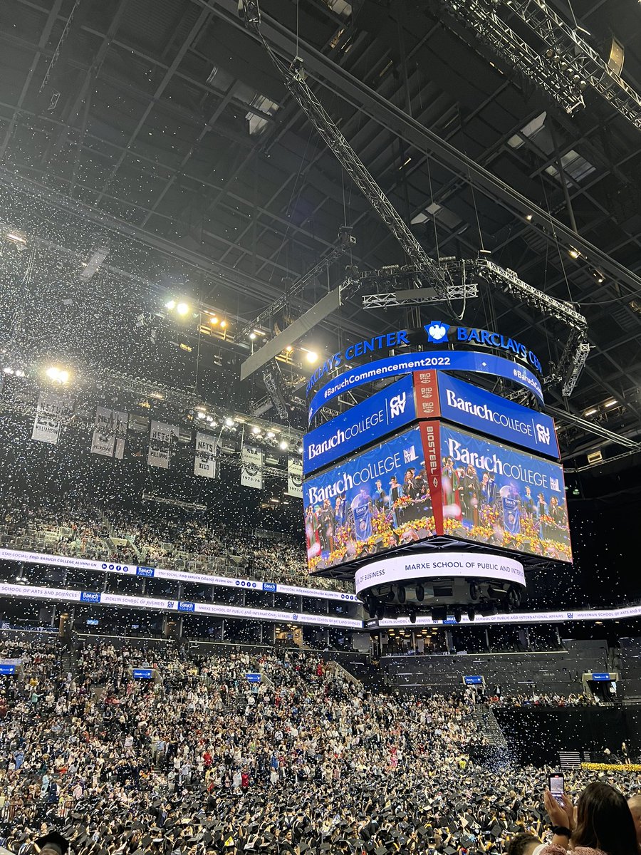 Baruch_EOC's tweet photo. Congratulations to the #Classof2022! 🎓🎊 #BaruchCommencement2022 @BaruchCollege https://t.co/74v2fmsSfN