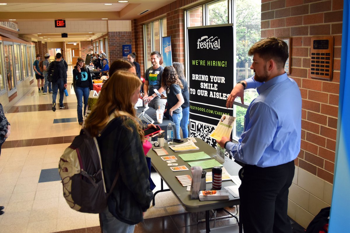 HSSD's tweet image. Thank you to the local businesses that participated in the Howard Suamico Business &amp;amp; Professional Association (HSBPA) Career Fair at Bay Port today!
