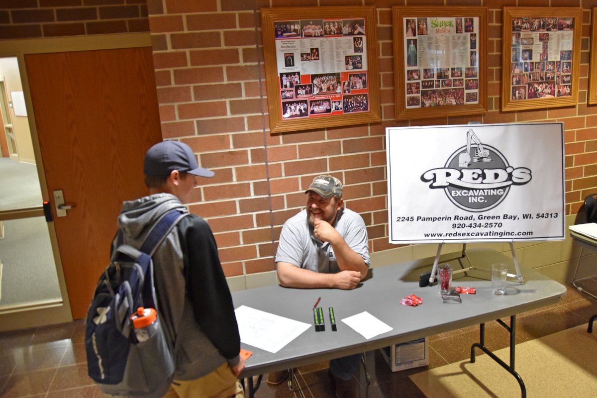 HSSD's tweet image. Thank you to the local businesses that participated in the Howard Suamico Business &amp;amp; Professional Association (HSBPA) Career Fair at Bay Port today!