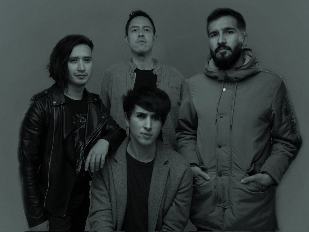 "I've got you, you've got me
Tear me up, crush me down to the ground" 🎶
-𝘾𝙝𝙞𝙢𝙚𝙧𝙖 🔥

Escuchen la canción completa/Listen to the song ⬇️
open.spotify.com/track/5po61nLx…

#PetiteMonster #RockBogotano #IndieRock #Shoegaze #RockColombiano #RockColombia #Bogota #blackandwhite #TBT