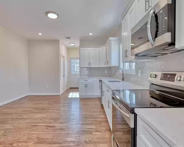jandahomes's tweet photo. Another great REO wrapped up in Ronkonkoma! https://t.co/uzZV56xKx5