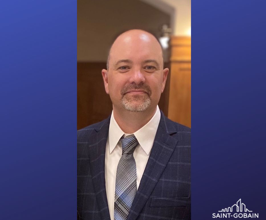 CertainTeed's tweet image. One of the many benefits we’re proud to offer our team is #TuitionAssistance. Sr. #ApplicationEngineer Jeremy Spencer used this advantage to follow his dream in obtaining his #MastersDegree. Join our team and grow with us: bit.ly/3sLfaxr.