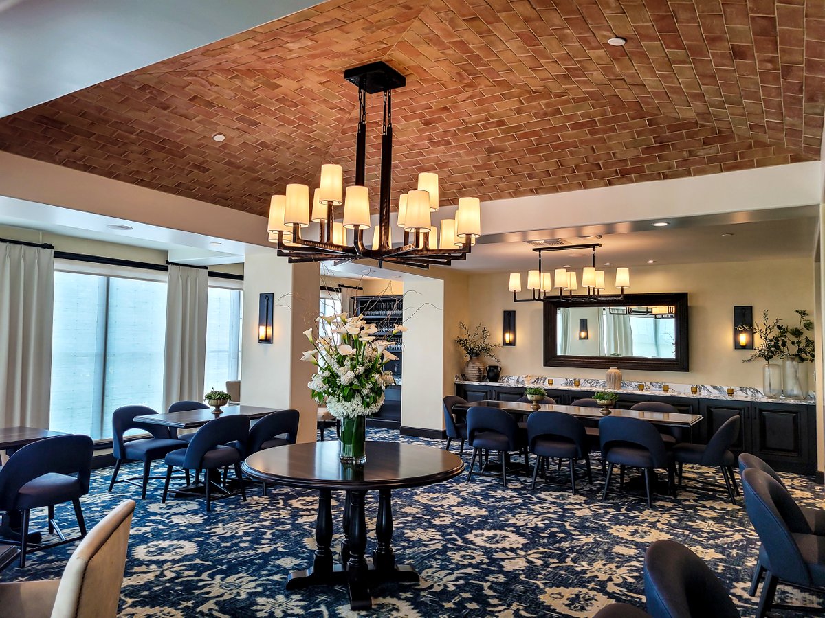 Project update: The Palos Verdes Golf Club is now open to members. This historic golf clubhouse renovation and addition includes a new upscale casual dining space and bar (Oakley’s), a formal dining room (The Cove), and a refreshed foyer/entry hallway. 
#palosverdesgolfclub #pvgc