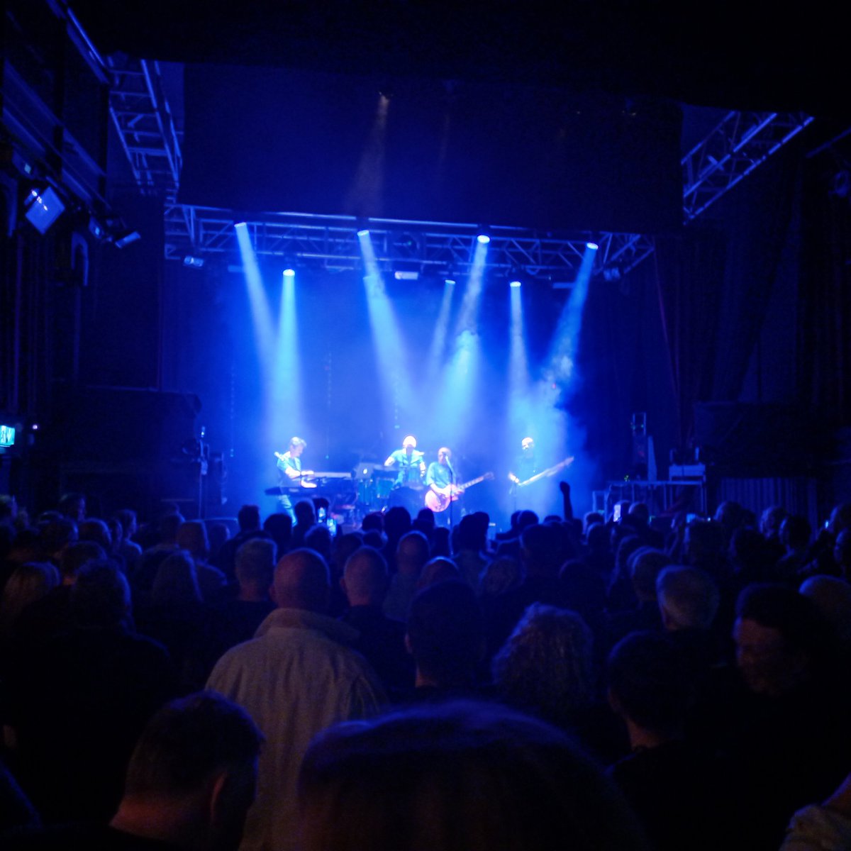 ComfortableSpot's tweet image. Great gig in Dublin tonight with @midgeure1.
#MidgeUre #Dublin #ButtonFactory. 
@singularartists @stellabass