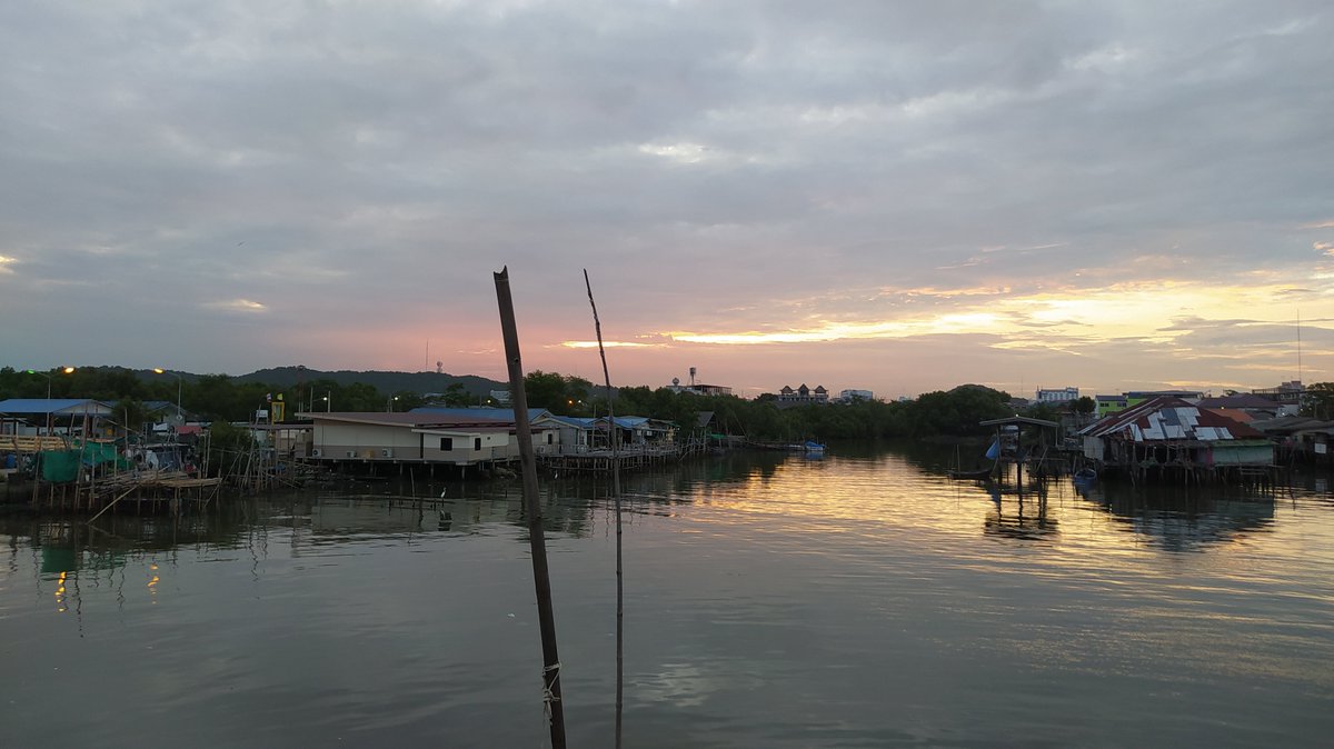 iprakob's tweet image. อรุณสวัสดิ์วันศุกร์ครับ..ลมแรงดี..สดชื่นยามเช้า...มีความสุขทุกคนนะครับ