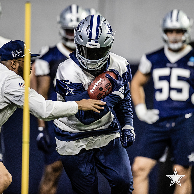 BenBushJr's tweet photo. Go ahead and admit it. How can the Dallas Cowboys not win the Super Bowl this year? Look at Zeke's new Helmet!

#DallasCowboys #AmericasTeam #CowboysNation https://t.co/UHBDrFf7fm
