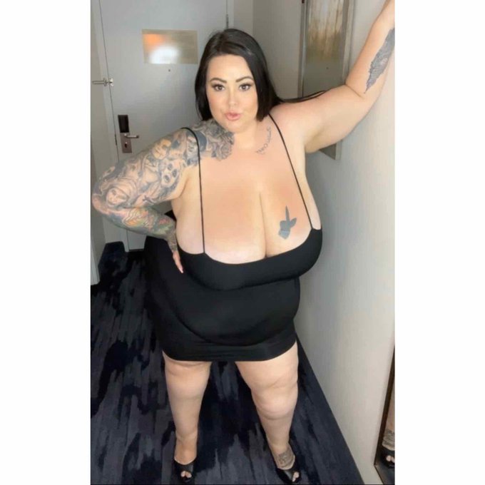 Night out on the town? Wanna show me off? Or do you want to help me get out of this little black dress<a href="/tag/bbw"class="tags"><span>#bbw</span></a><a href="/tag/bigboobs"class="tags"><span>#bigboobs</span></a><a href="/tag/plussize"class="tags"><span>#plussize</span></a><a href="/tag/bigboobedandtattooed"class="tags"><span>#bigboobedandtattooed</span></a>