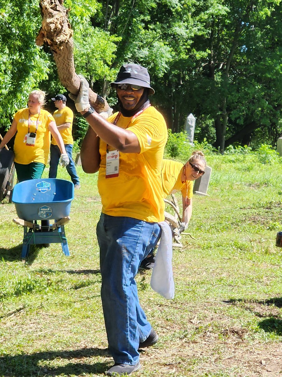 OlivewoodTX's tweet photo. We want to thank the volunteers with @DowNewsroom for coming out to Olivewood.#EMERGE2022 https://t.co/Ff8RsPlxc7