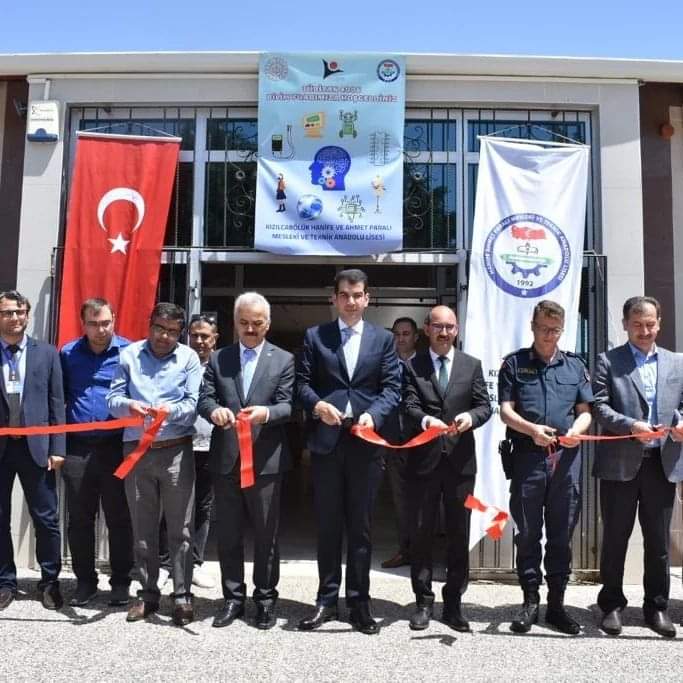 Tavasmem's tweet photo. İlçemizdeki @Tubitak 4006 Bilim Fuarlarının sonuncusu Kızılcabölük Hanife ve Ahmet Paralı Mesleki ve Teknik Anadolu Lisesi tarafından gerçekleştirildi.
Başta okul yönetimimiz ve proje yürütücümüz olmak üzere öğretmen ve öğrencilerimizi tebrik ederiz.
@h_inamlik @tavasmakam @tcmeb https://t.co/3zacN5EHEw