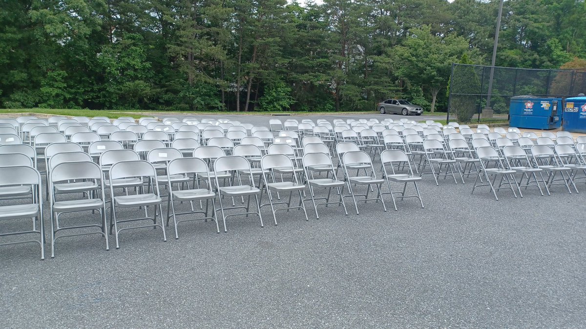 SevenOaksES's tweet photo. Setting up for our 1st annual outdoor concert! Join us at 6:00 pm 😊 #SOESPride #MeadePride #AACPSawesome https://t.co/MR6Ixdf8Tb
