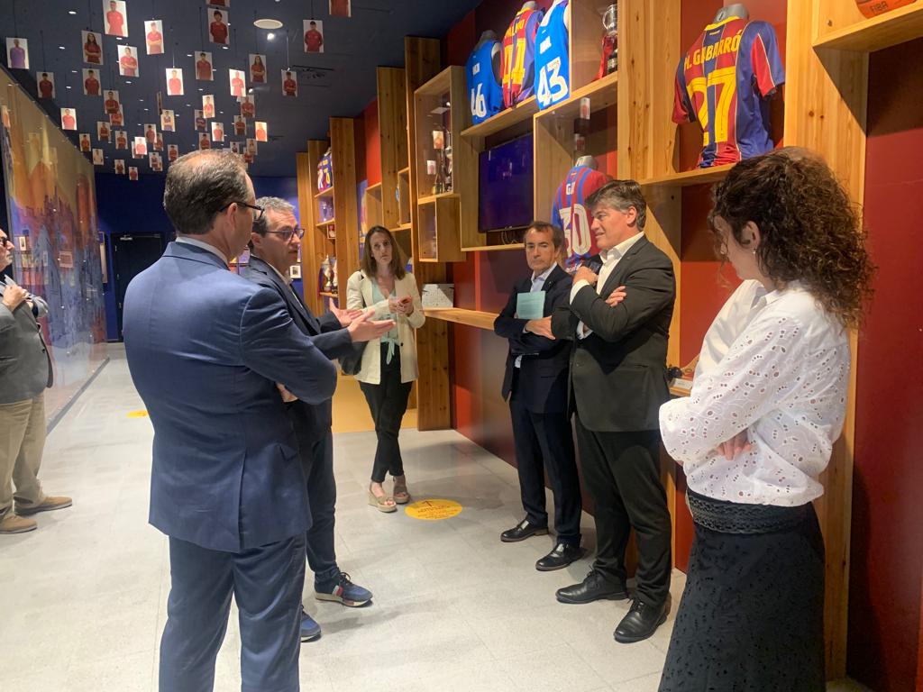 Pimec's tweet photo. Gràcies a @BarcaAcademy #BarçaEscola per l'agradable visita a les vostres instal·lacions en📍Ciutat Esportiva Joan Gamper 
@FCBmasia #FCBJuvenil #FCBMasia 
Avui fem #ActivismeEmpresarial a #PIMECBaixLlobregatHospitalet amb @AntoniCanete 
#Reactivemnos! https://t.co/FKOzXJPkXM