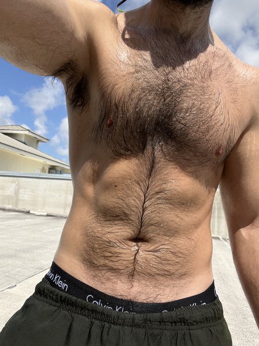 RT if you want to train with me tonight #hairy https://t.co/Hr5jBXENVN https://t.co/KbFssnXSp8<a href="/tag/hairy"class="tags">#hairy</a>