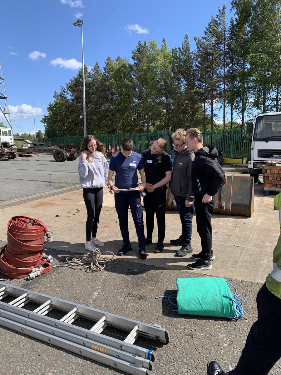 HaswellVicky's tweet photo. Team 2 ✅ solid leadership, efficient working, smashed it!! Excellent! @sunderlandcol @Kfullen76 @andynelson3979 @Tyne_Wear_FRS #teamwork #firefightersofthefuture https://t.co/n87rgjZ8dF