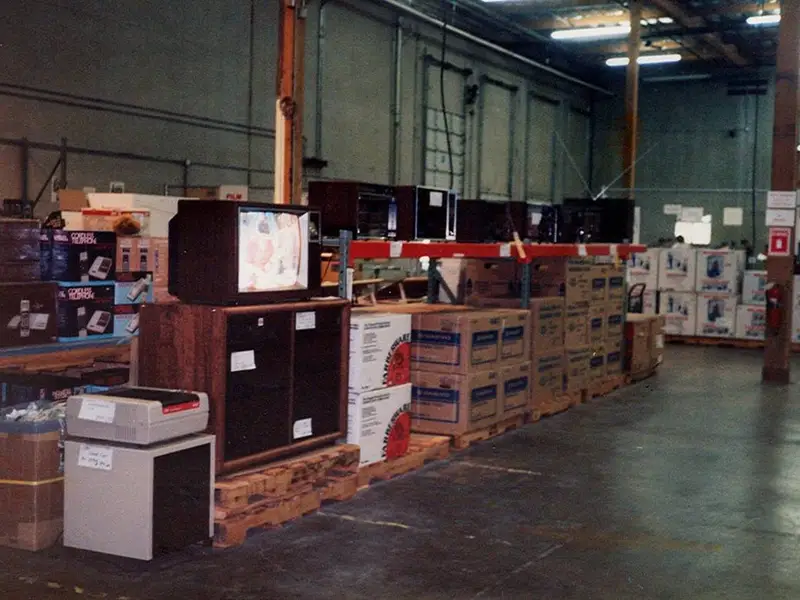 TickerHistory's tweet photo. Costco $COST warehouse in Seattle, Washington (1980s) https://t.co/hsqd8c6yTi