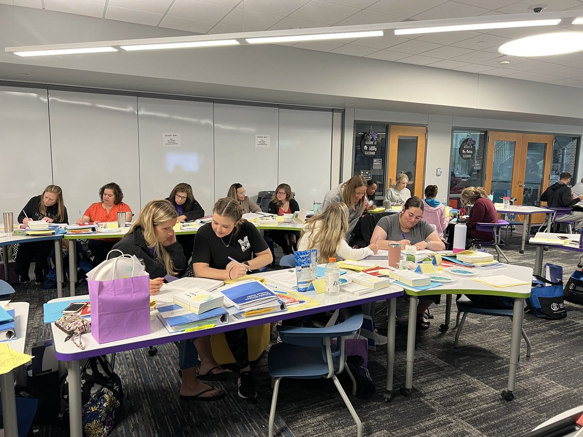 JoniSextonDLS's tweet photo. Day 4 of #OrtonGillingham training has been insightful and packed full of information! Our @Central_MCSD teachers are working through lessons and focused on learning! #purpose4purpose #MiddieRising #Thisiswe https://t.co/5NB4OSRESn