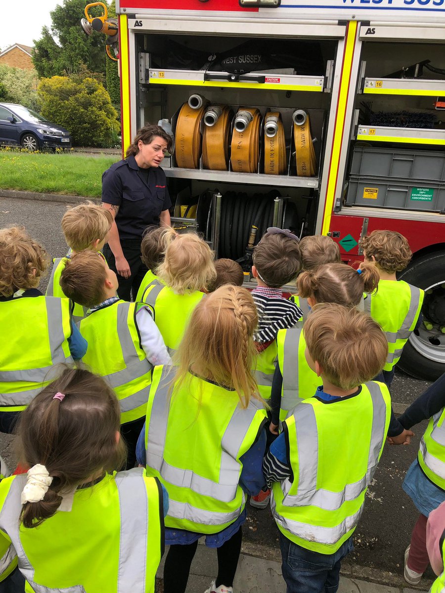 Today the crew recruited some future Firefighters at Cottis Pre-School, followed by visit to Hurstpierpoint College, finishing with some Home visits. We installed 4 smoke detectors to properties that were unprotected today. Is yours working as it should? #Firefighters