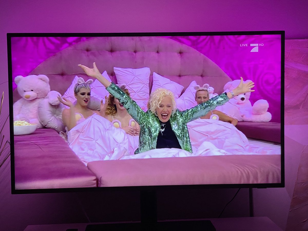 Noch kurz eine weitere Diversity Kandidatin ausgegraben.

Alt, weiss und blond - die Vierte. #gntm