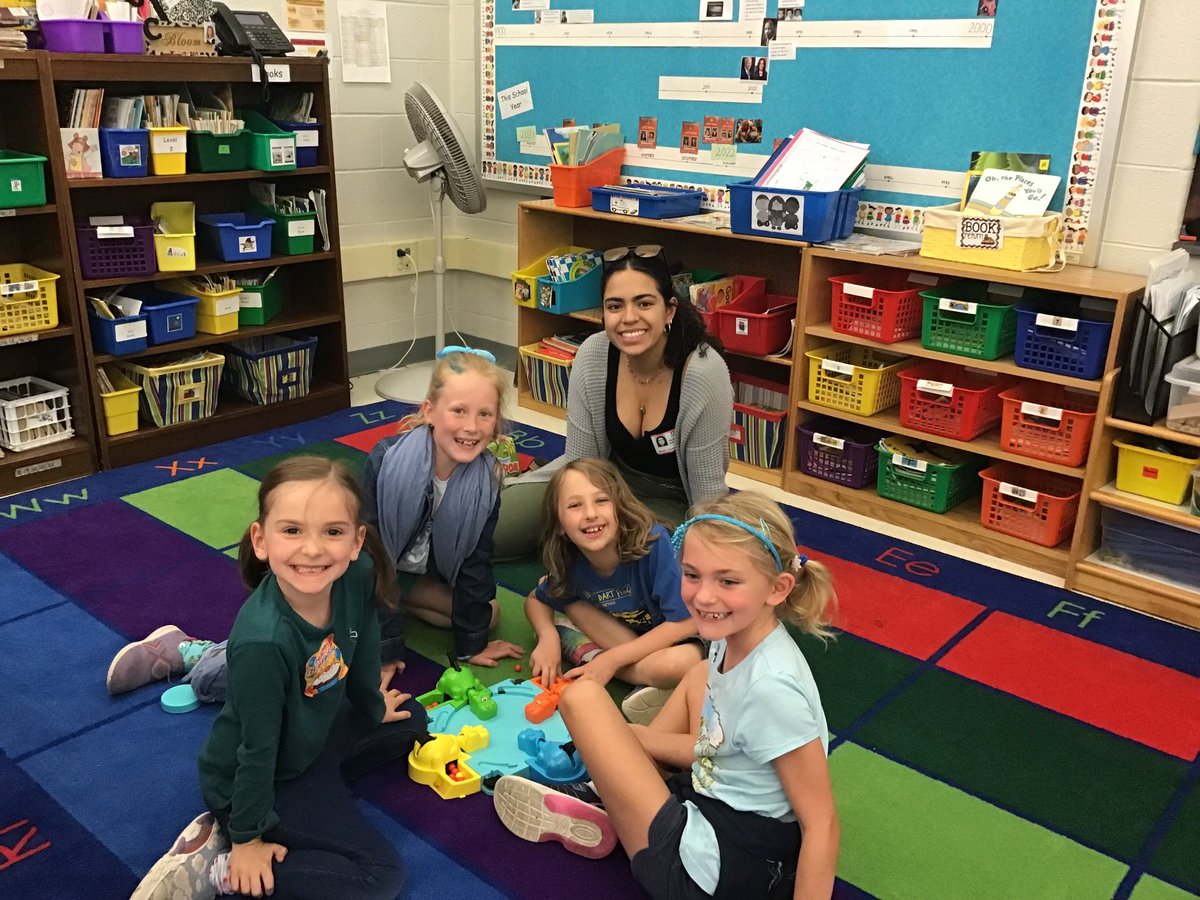 MrsBealer_Class's tweet photo. We had fun at game day with our high school helpers ⁦@ojrsdnc⁩ #truenorth #mrsbealersclass https://t.co/zAtF7MwYNJ