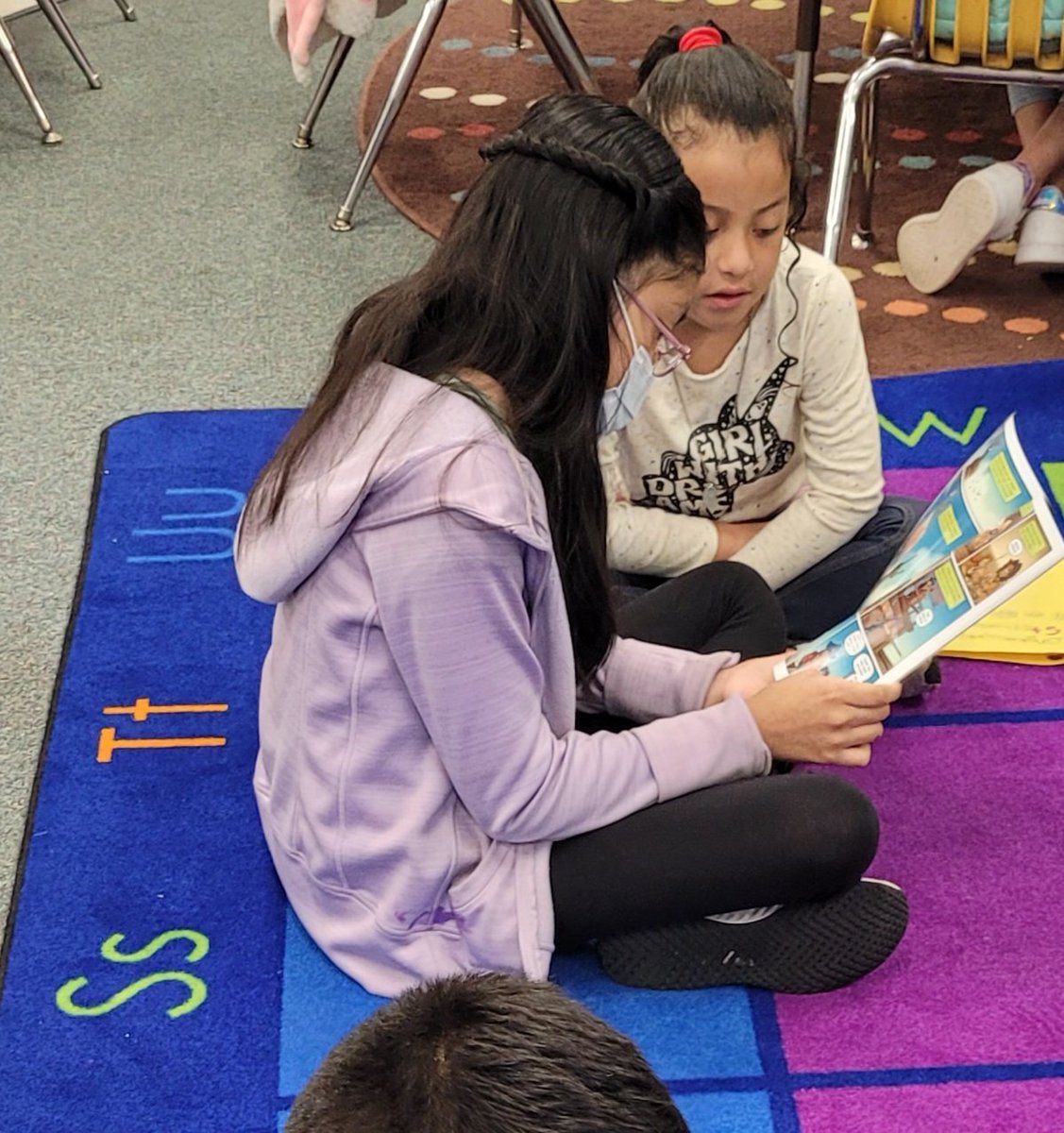 cchappell0936's tweet photo. End of the year means book buddy celebrations!! @Yommy2016 we had such a good time! #monaviewmoments https://t.co/D95aGTuNJ3