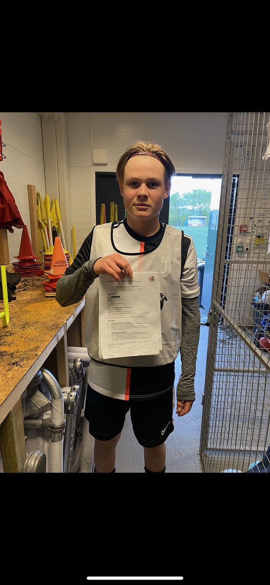 Gratulerer Tobias Husby (16) med               A-Kontrakt 2022 .