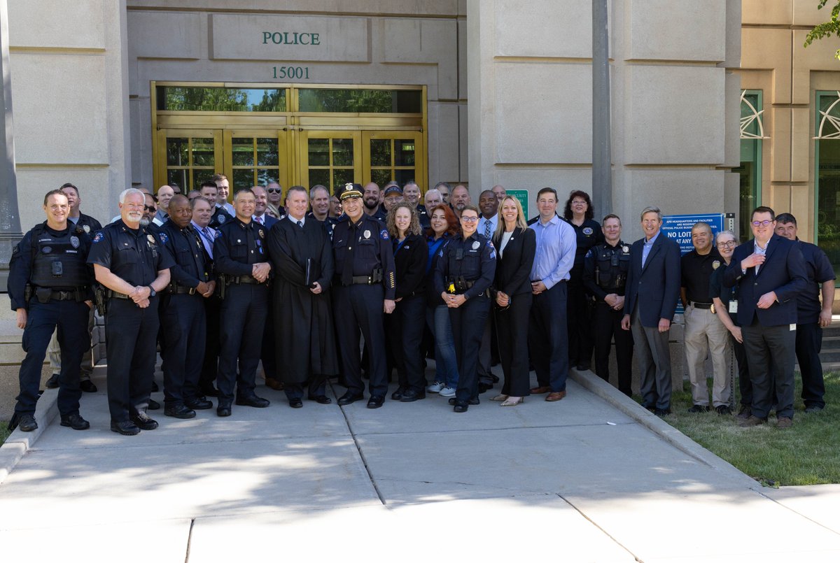Aurora Police Dept tweet media