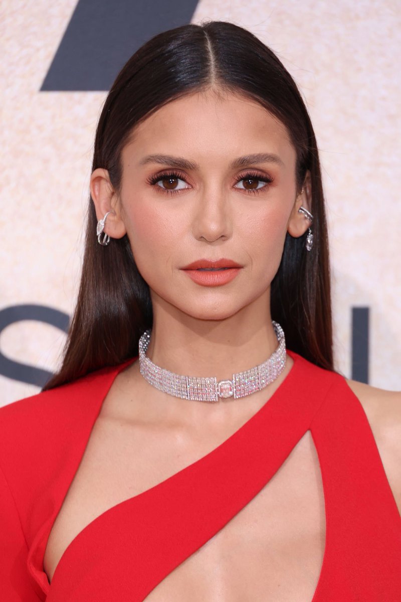SeriesUpdateFR's tweet photo. Nina Dobrev à Cannes.🌹 https://t.co/MhEJrFnKNt