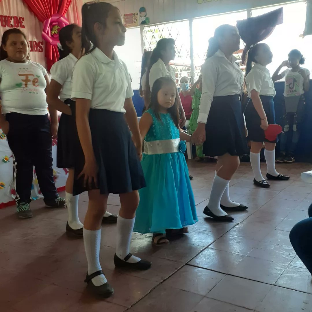 Celebrando el día de las Madres. <a href="/minednicaragua/">Ministerio de Educación Nicaragua</a> #nicaragua