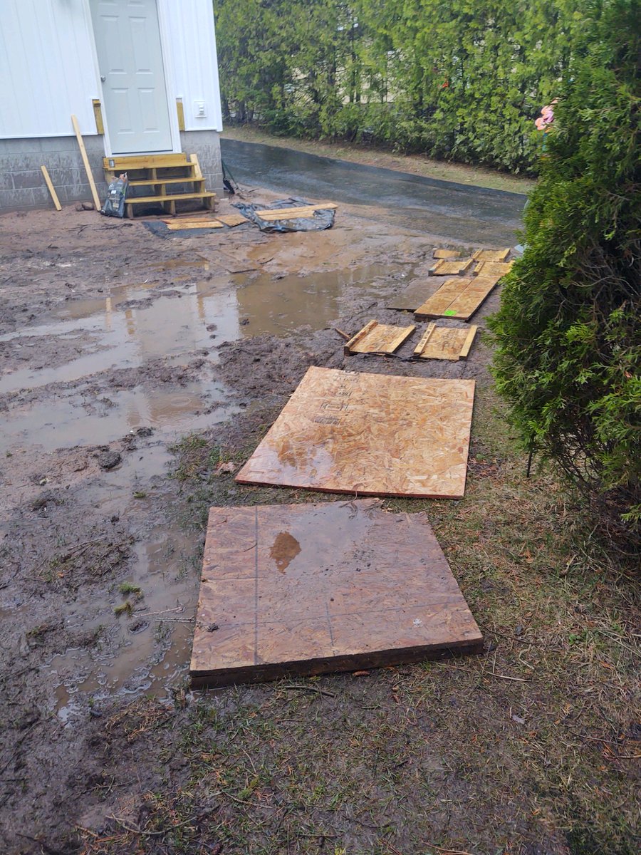evidentCoaching's tweet photo. Would you agree that these conditions are safe? Would you feel comfortable and safe having your 50 year old parents lug luggage over this hazard? Do you think it's right that @Airbnb  charged us and has not had a manager speak to us. Just avoided us? https://t.co/e8cfLRJQ3E