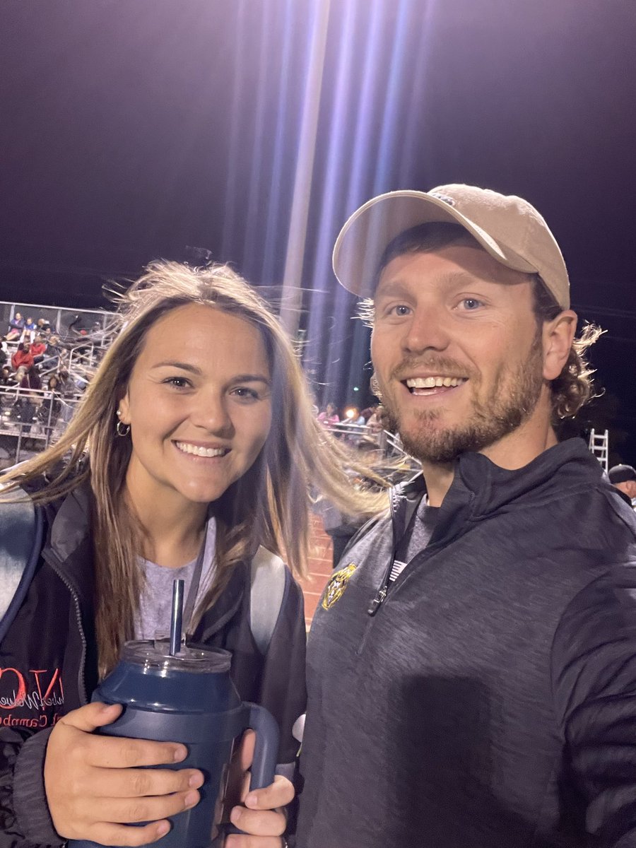 Carly Perkins tweet media