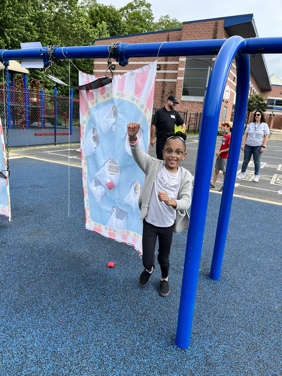 Ginnie Jones (Lee) tweet media