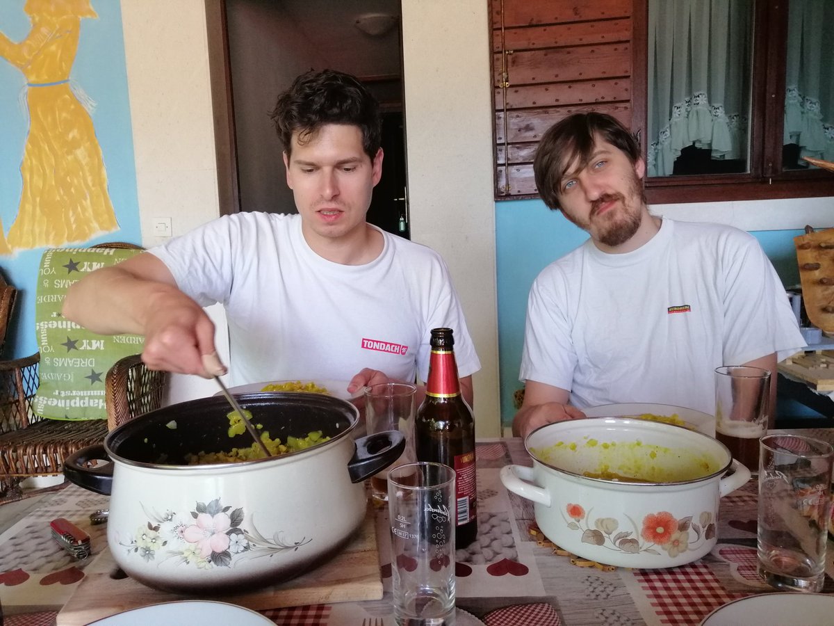 LizabelDM's tweet photo. Rule #3 of the #LizardLegion: always activate joint forces when a member is in need. These two brilliant PhD students took some days to help out with tough lizard catchings and field surveys! And they even cooked every lunch... π¦βοΈ Hvala! https://t.co/uvSEaSwmsc
