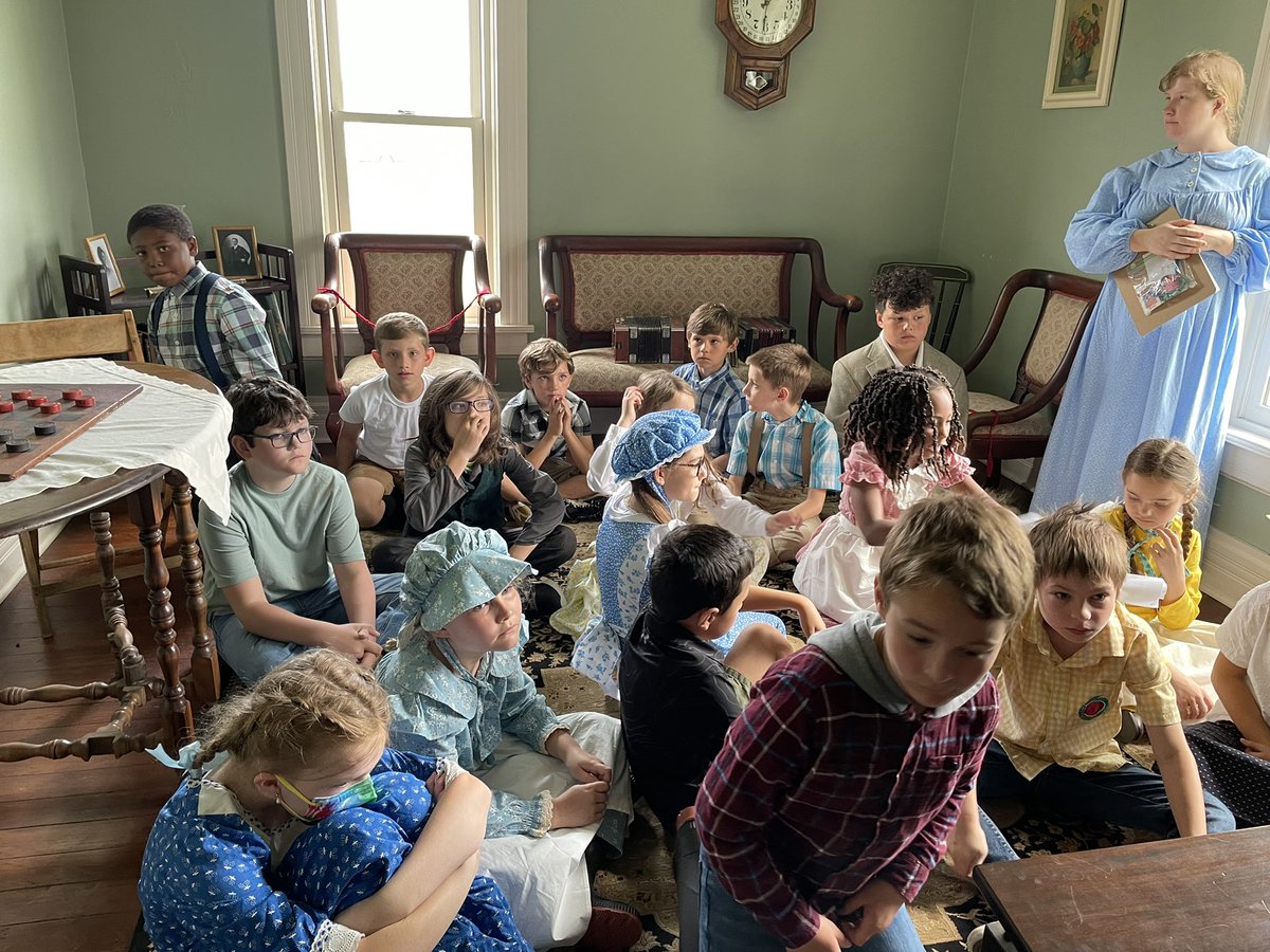 ldevriesbgcs's tweet photo. Today we traveled back in time to see what life was like during the Great Depression. Thank you, @woodparkdist for providing such an enriching experience for our students! https://t.co/9ZQ6v0cKm1