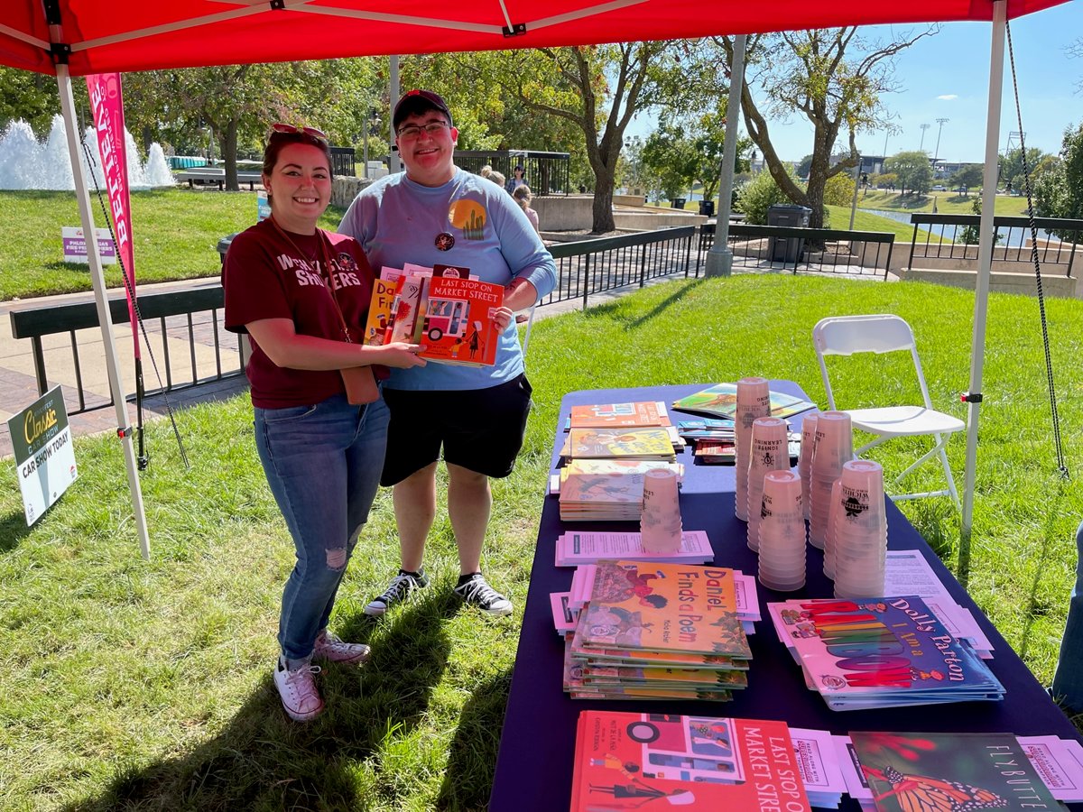 WichitaUSD259's tweet photo. Join us 1-4 p.m., Sunday, June 5, for the Celebrate Literacy Book Giveaway at the @Riverfest. We'll be partnering with the United Way of the Plains to hand out FREE books to kids of all ages who attend. Look for our tent at the corner of Main and William Streets. @unitedwayplains https://t.co/KQ73PQs6VR