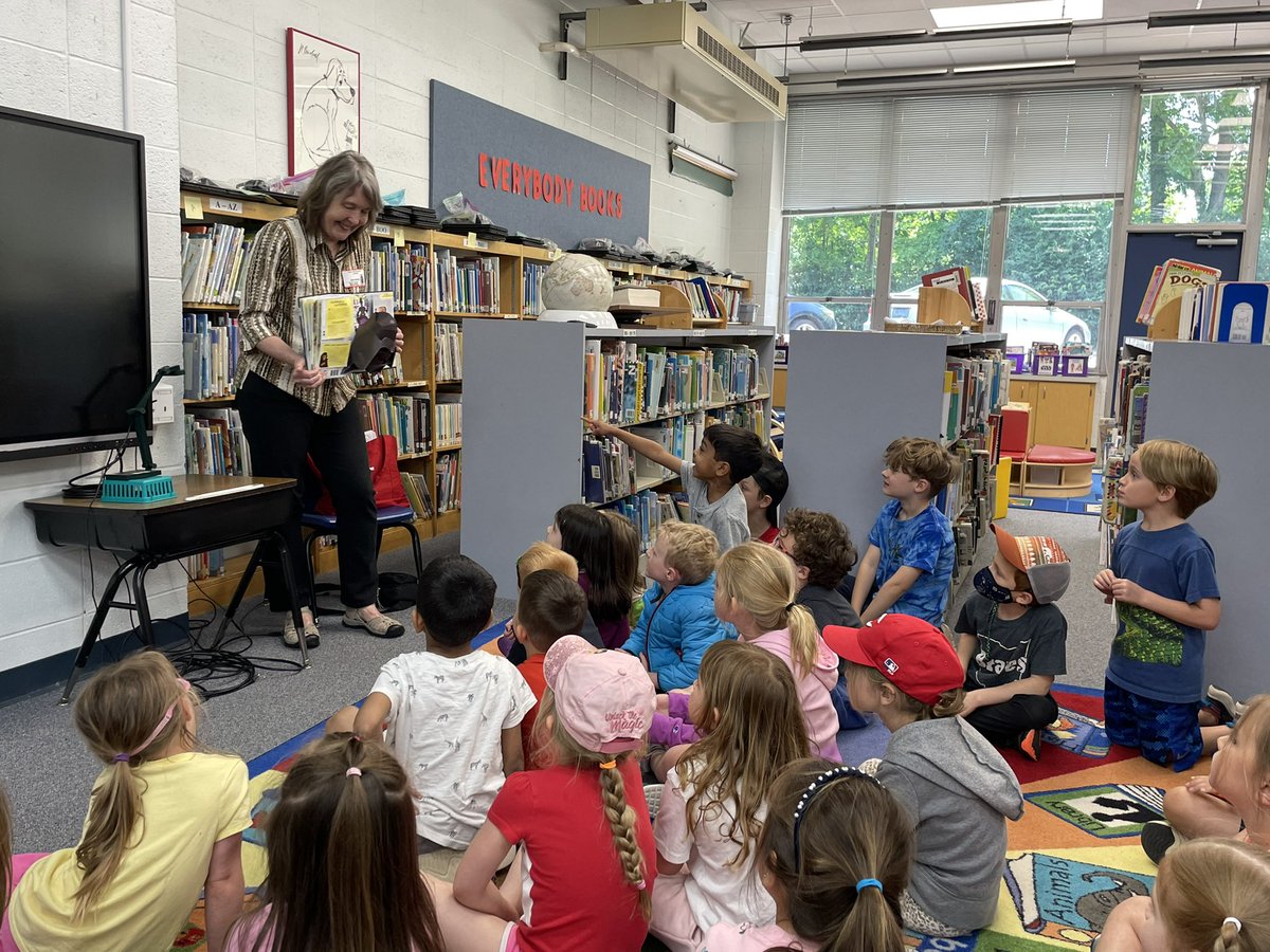 JenAndersIHPS's tweet photo. Thank you Debbie Hull from the Madeira Branch of the @cincylibrary for presenting the Discover Summer program!  We can’t wait to dive into some great books! #IHPromise https://t.co/nPrrFTymLu