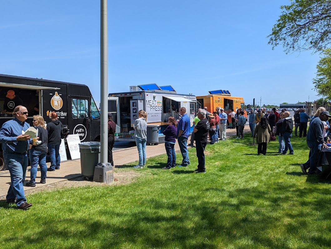 UnitedWayROCFLX's tweet photo. Thank you to our friends at @Xerox for hosting a Food Truck Rodeo for staff earlier this week to benefit the 2022 United Way Campaign!! #MakeWayForGood https://t.co/h9mvknz1cs