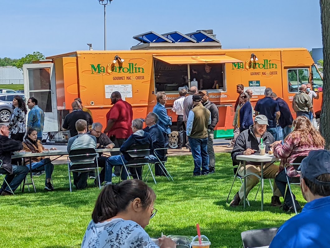 UnitedWayROCFLX's tweet photo. Thank you to our friends at @Xerox for hosting a Food Truck Rodeo for staff earlier this week to benefit the 2022 United Way Campaign!! #MakeWayForGood https://t.co/h9mvknz1cs
