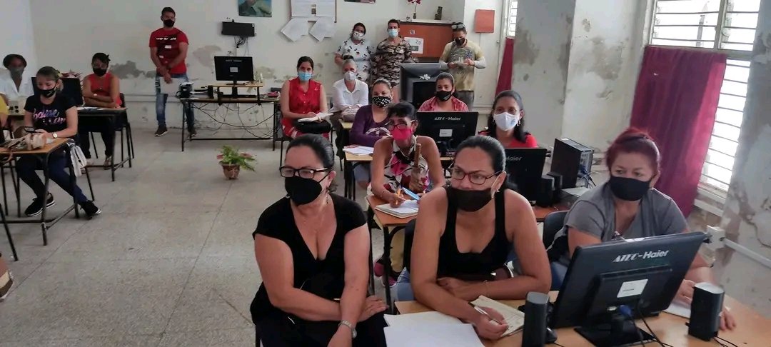MenendezCi's tweet photo. Nuestra institución presente en la preparación de seguridad informática.
#CubaMined @CubaMined @CamagueyDPE  @ci_menendez @DmeCamaguey #Educadorescamagueyanos https://t.co/Pnlzah9LaI