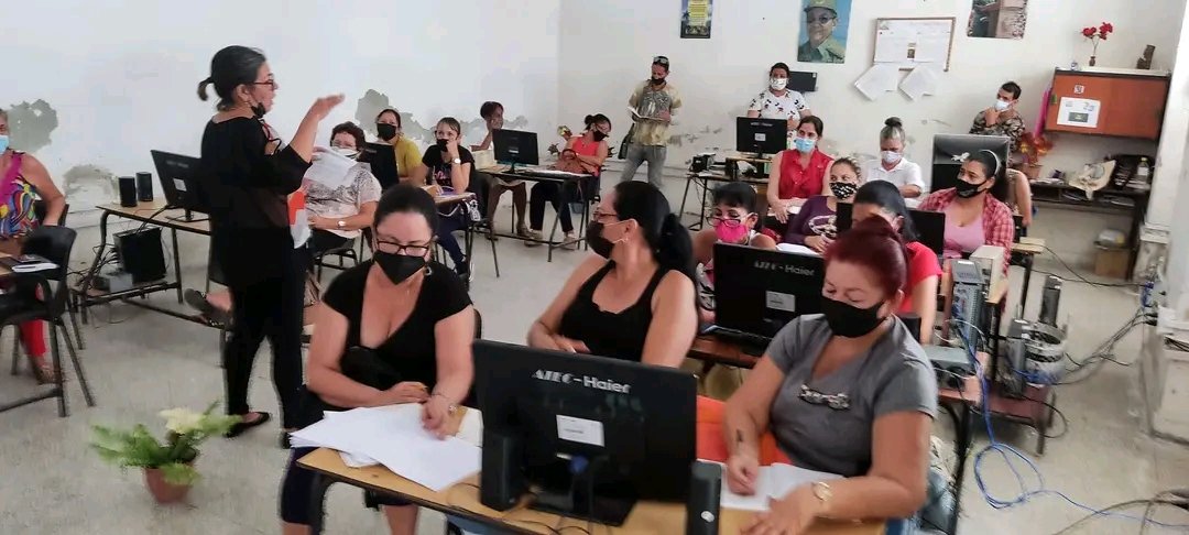 MenendezCi's tweet photo. Nuestra institución presente en la preparación de seguridad informática.
#CubaMined @CubaMined @CamagueyDPE  @ci_menendez @DmeCamaguey #Educadorescamagueyanos https://t.co/Pnlzah9LaI