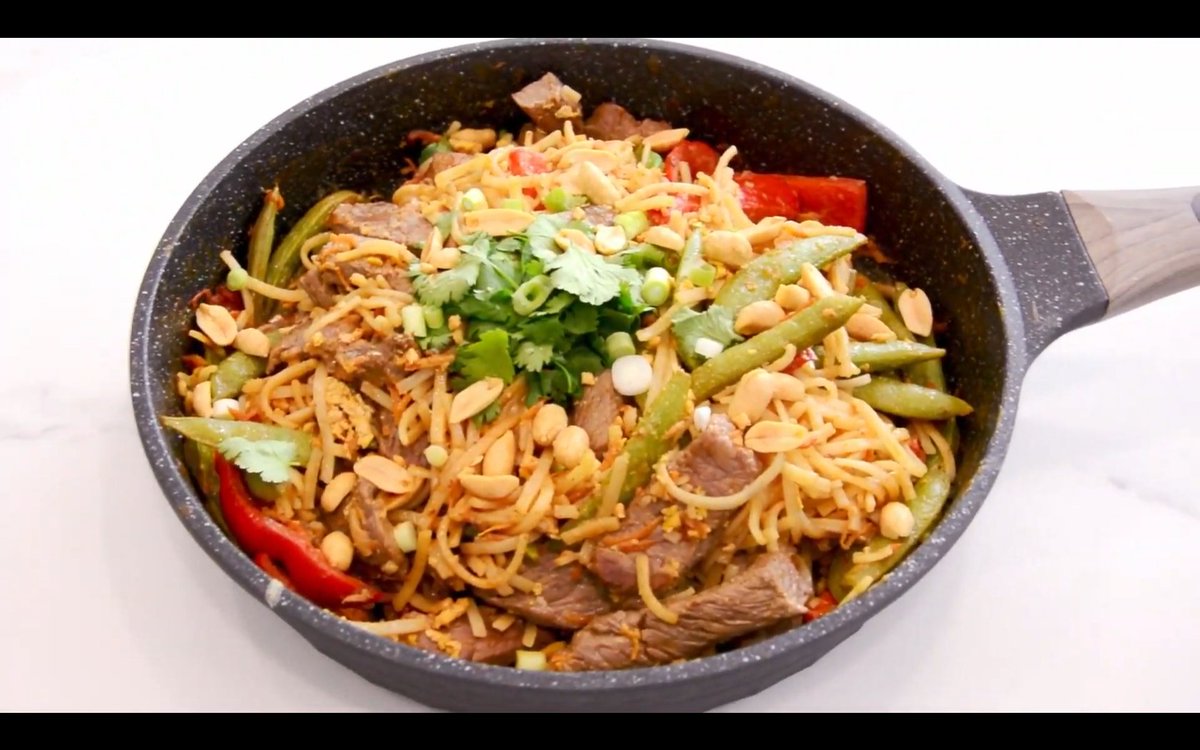 Foodfaye's tweet photo. Do you like pad thai?
Watch Jessica Formicola of @Savory_Cooking
demonstrate an easy way to make this tasty Thai dish using #beef and sugar snap peas from her new book, "Beef it Up!": https://t.co/FsfhQ9kAv6
@MelissasProduce
#beef #beefitup #easyrecipe #Thaifood #Thainoodles https://t.co/sl2Hx2MnkQ