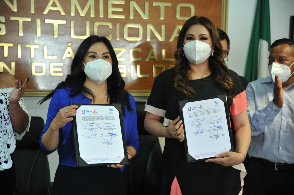 MyrnaGarciaMx's tweet photo. Este día estuve en #CuautitlánIzcalli, en donde asistí a la sesión ordinaria de cabildo, para signar un Convenio de Colaboración en materia de #DDHH con la presidenta @KarlaFiesco y fui testigo de la toma de protesta del Dr. @obregon_levi como #DefensorMunicipal de #DDHH https://t.co/gdaNB0LHEK
