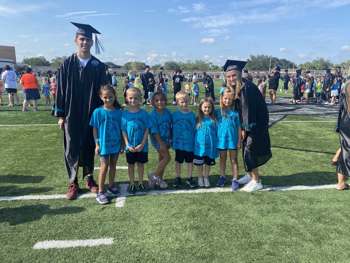 MissKetis's tweet photo. We had so much fun attempting the longest human circuit with the @GC_HighSchool seniors, thank you for being great role models to these first graders! They want to be just like you when they grow up💙🦈 @LaurelOakElem @collierschools https://t.co/5ZujsUNm1u