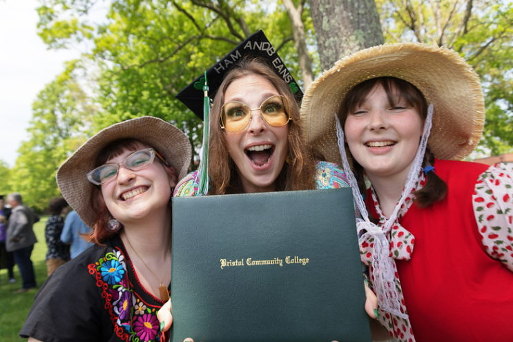 BristolCC's tweet photo. We couldn't help ourselves. We had to share some more photos of our awesome grads. 

#BristolGrad22 https://t.co/9x2yrBXfa5