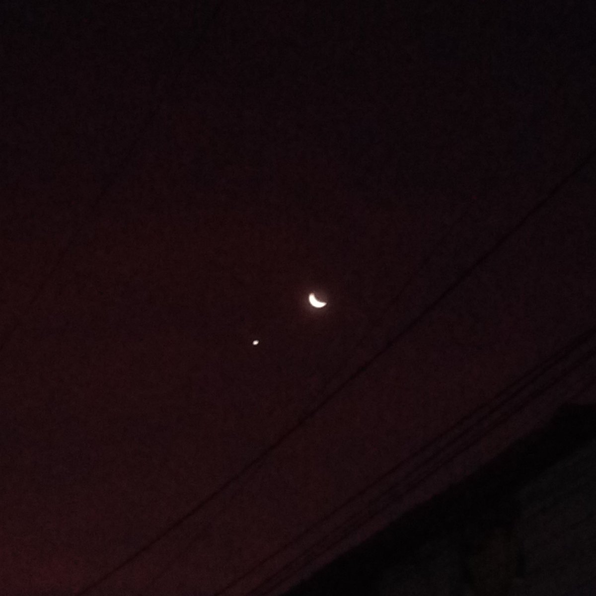 frncvllrc's tweet photo. and like the moon, we must go through phases of emptiness to feel full again. https://t.co/vnr150yF0F